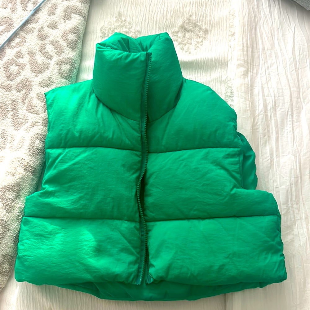 green cropped vest from amazon